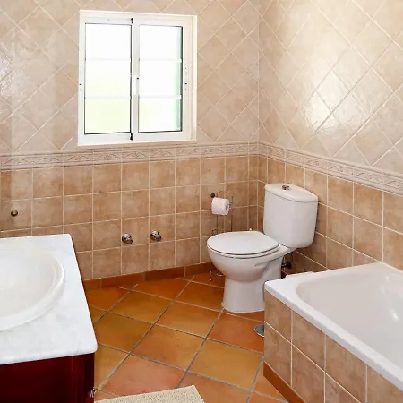 Villa Paraiso Sleeps 8 With Pool Air Con And Wifi