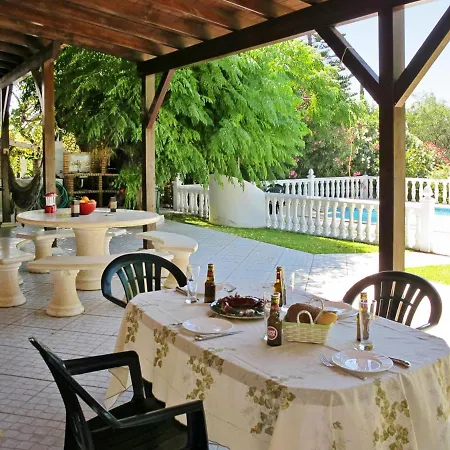 Villa Paraiso Sleeps 8 With Pool Air Con And Wifi