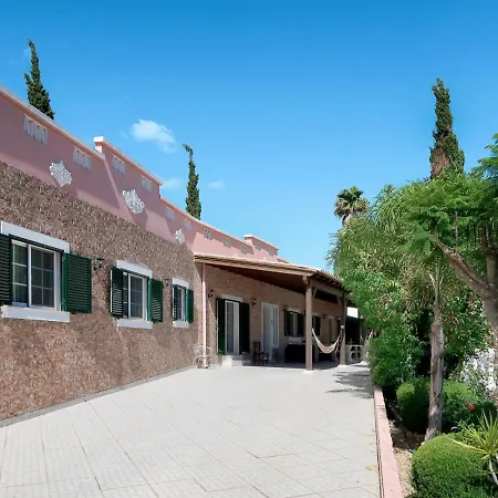 Paraiso Sleeps 8 With Pool Air Con And Wifi Villa