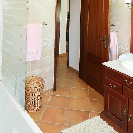 Villa Paraiso Sleeps 8 With Pool Air Con And Wifi Olhão