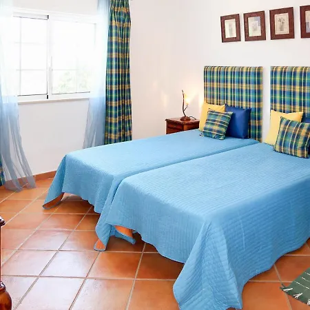 Villa Paraiso Sleeps 8 With Pool Air Con And Wifi