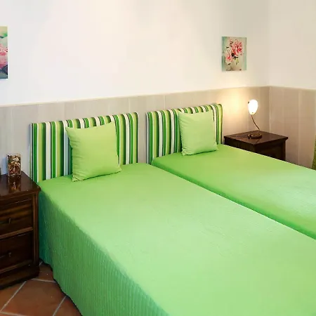 Paraiso Sleeps 8 With Pool Air Con And Wifi Olhão